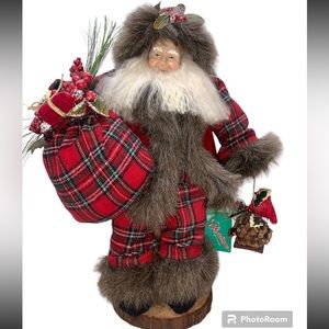 The Christmas Collection Santa Claus 16" vtg 1999 sitting on log bird house